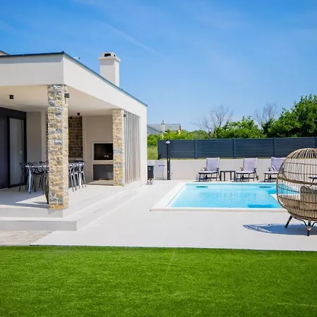 Rose Villa *