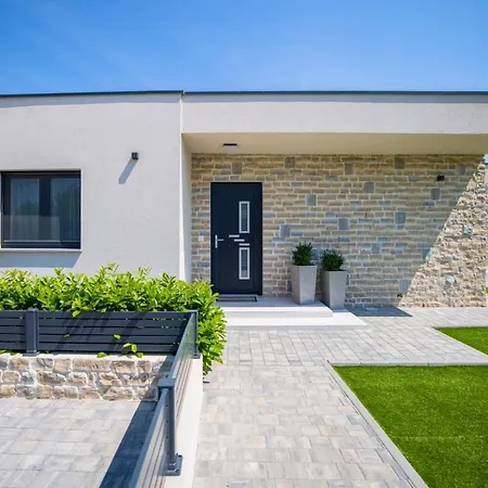 Rose Villa